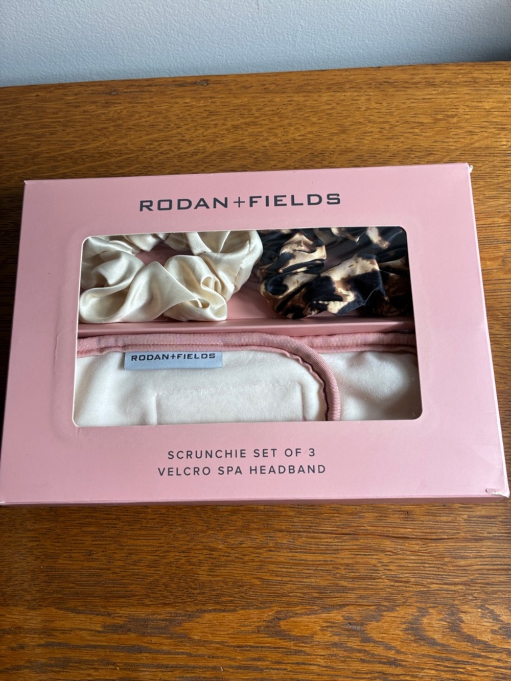 NEW Rodan Fields plush spa Velcro headband and two  scrunchies